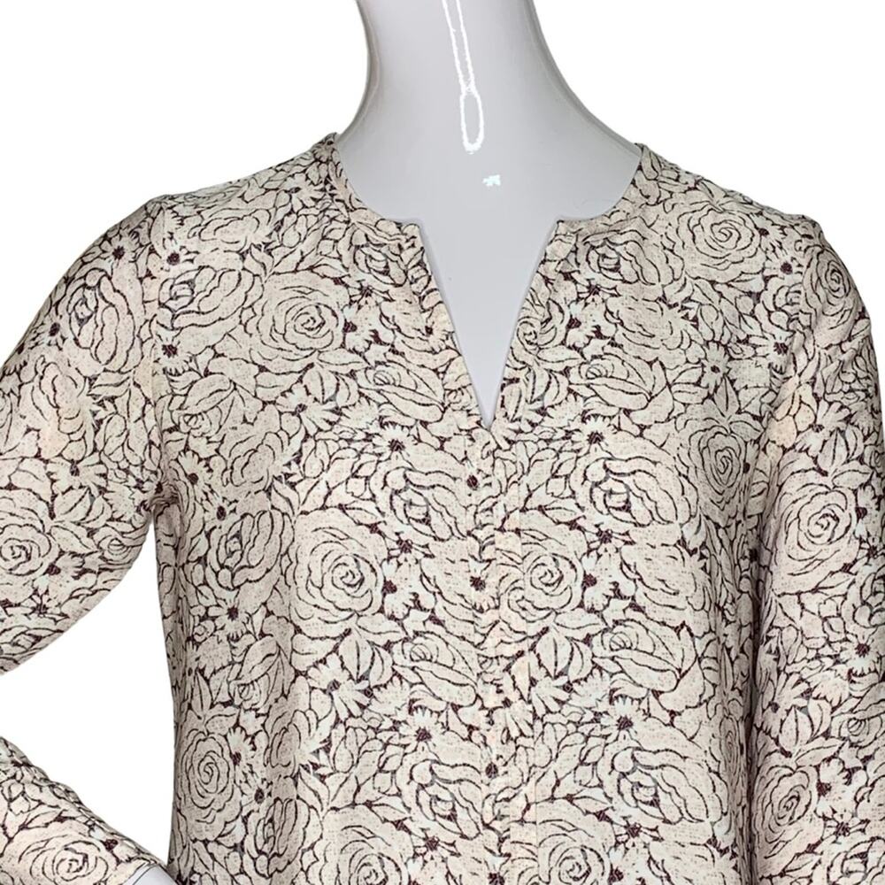 Ann Taylor Top Long Sleeve Roses Print Long Sleeve Size XS Petite - Picture 2 of 10